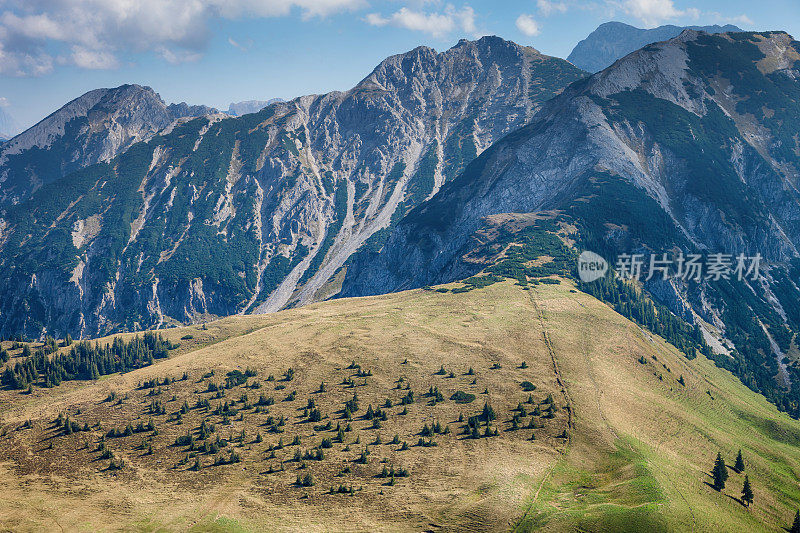 Tannheimer Tal:德国阿尔卑斯山Iseler山的景色